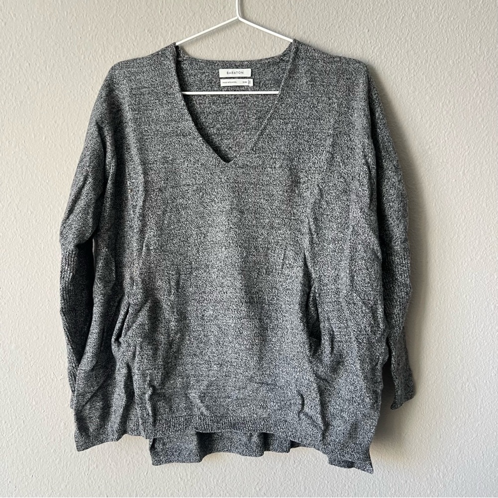 Aritzia Babaton Heather Gray V-Neck Pullover